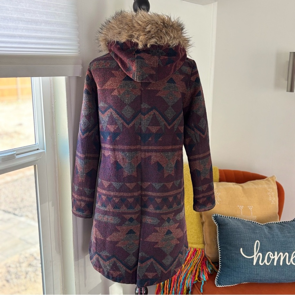 BB Dakota Aztec Faux Fur Coat XS - Picture 3 of 10